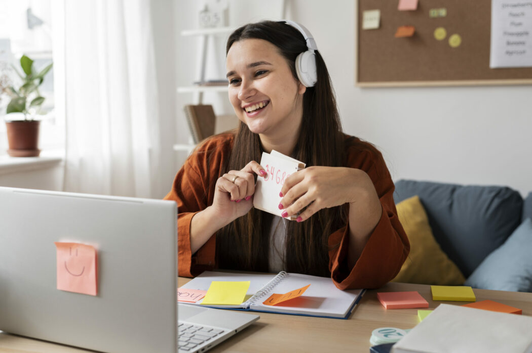 How To Teach Online Classes And Earn Money From Home