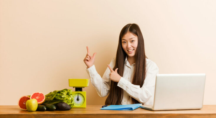 How To Become An Online Nutrition Coach (2025)