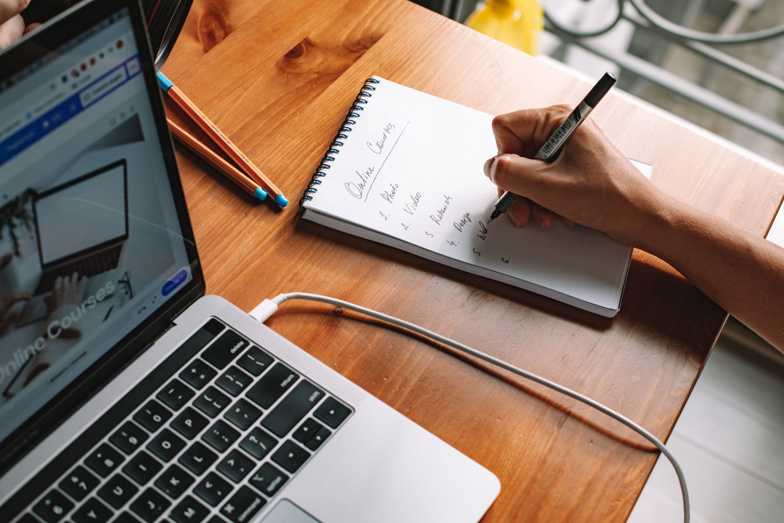 How to create a course using AI in WordPress with Learnomy